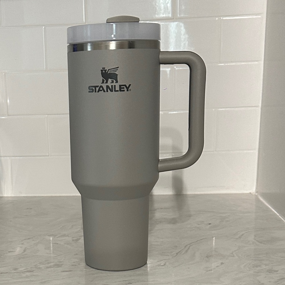 Flint 40oz Stanley quencher